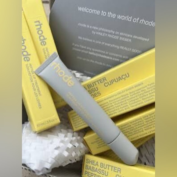 SOLD OUT Rhode Passionfruit Peptide Lip Treatment ~NEW~💯 % Authentic LTD EDITION - Picture 3 of 8